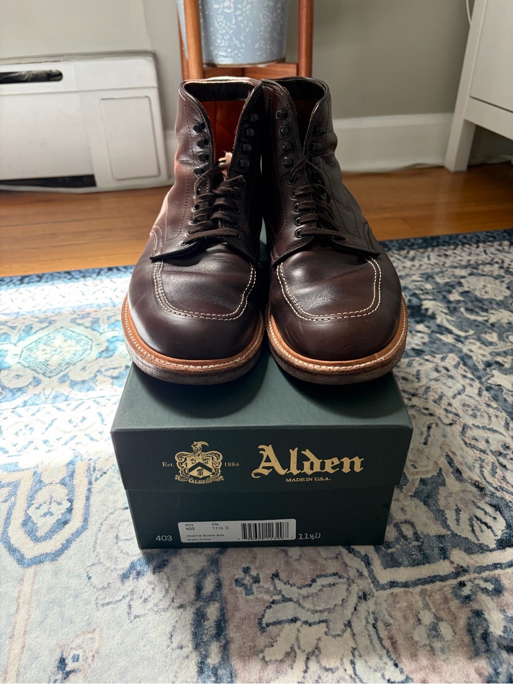 Excellent condition Alden Brown Leather Moc Toe Boots